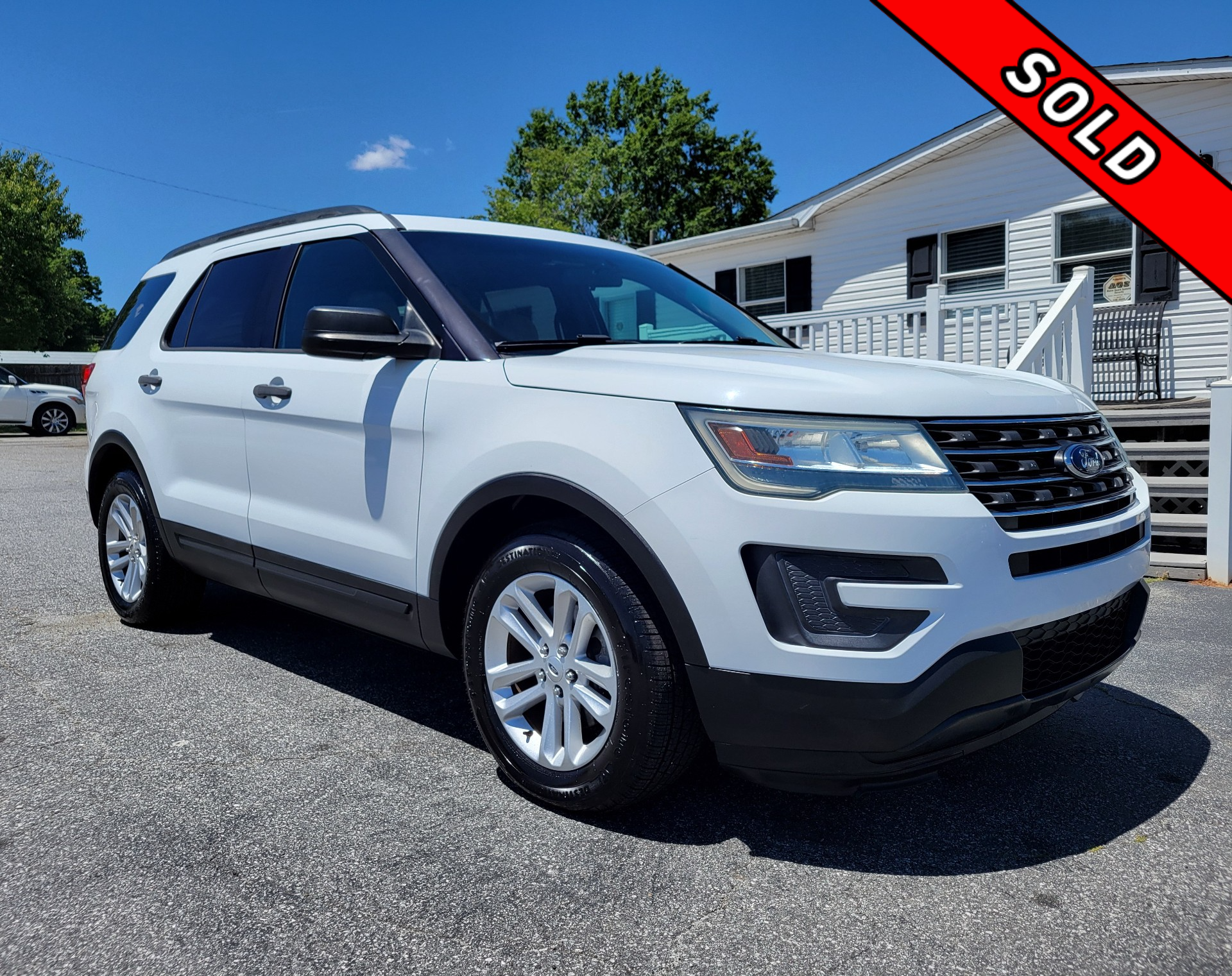 2016 Ford Explorer Base FWD's photo