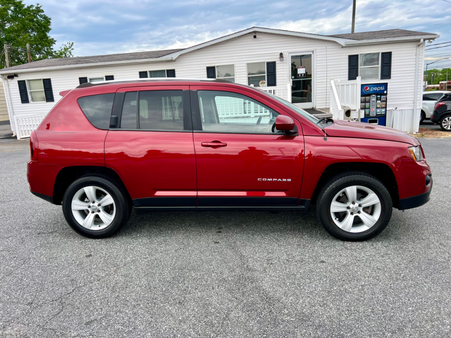 Vehicle Image 2