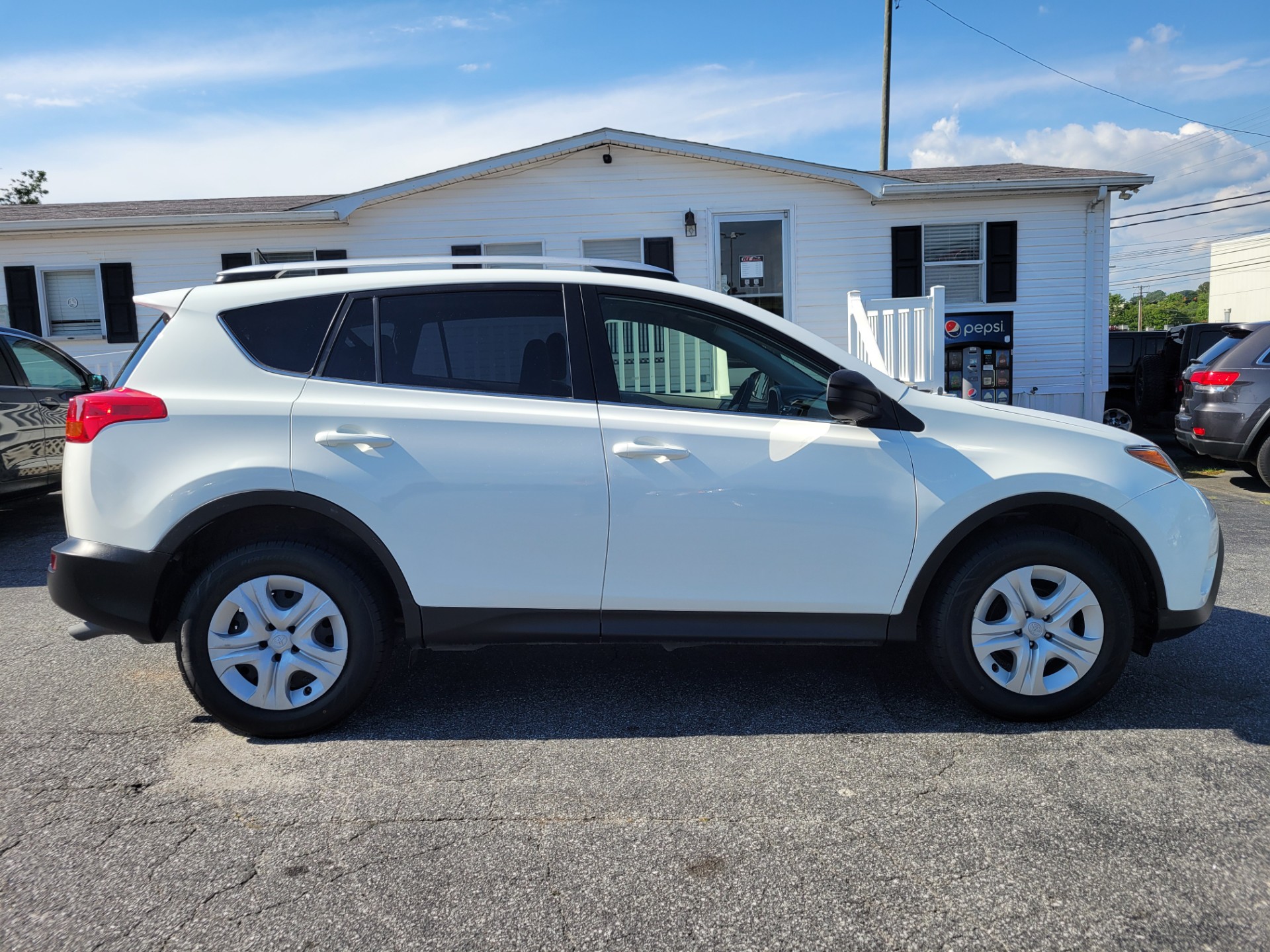 2013 TOYOTA RAV4 LE - R&L Motors